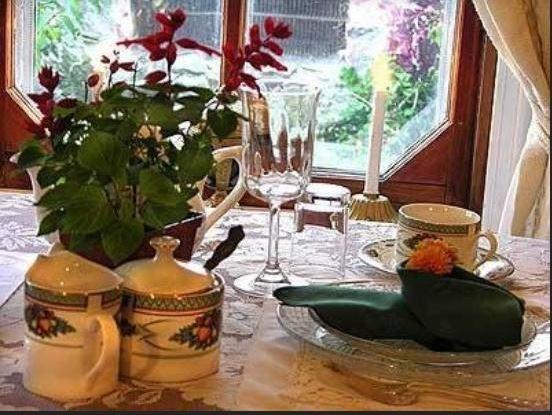 Isaac Hilliard House Bed And Breakfast Pemberton Ресторант снимка